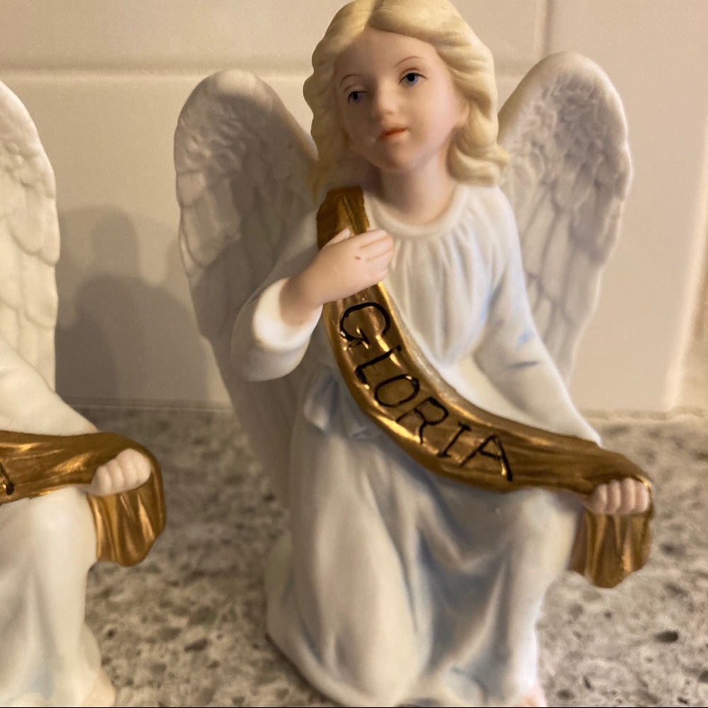 HOMCO Nativity Christmas angel figurines - Picture 7 of 7